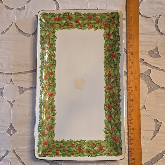 Rectangular Ceramic Platter with Green and Red Holly Leaf Design (10) - Picture 1 of 5